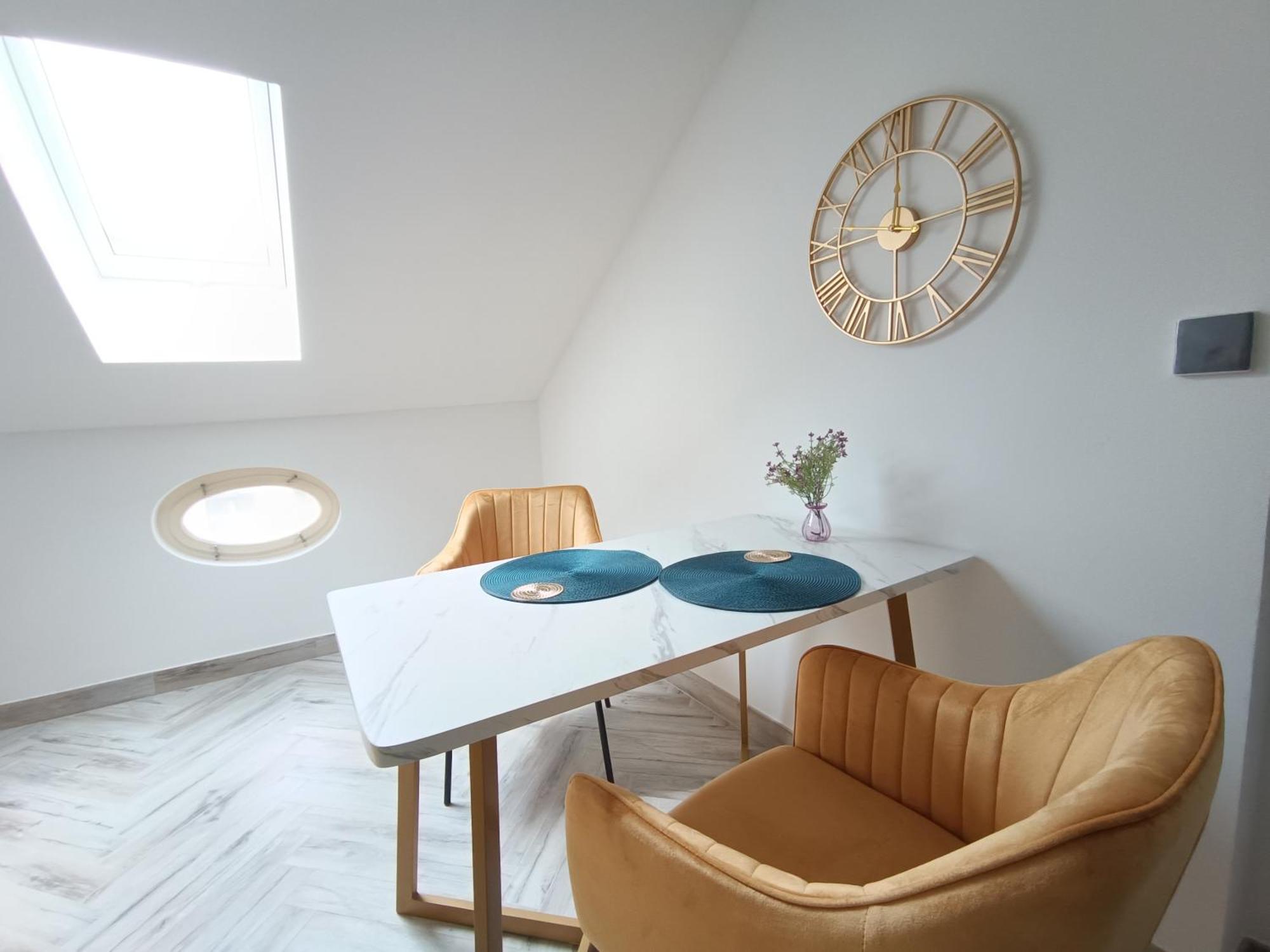 Filmap-Charmant-Modern-Zentral-Balkon-Beamer-Spieletisch 괴를리츠 외부 사진